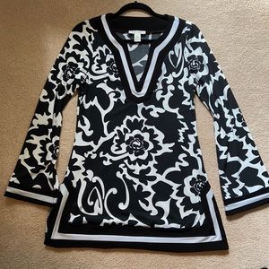 WHBM Black/White Floral Print Tunic